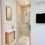 Coliving - Private Shower - Bfast & Terrace Dining