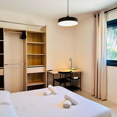 Coliving - Private Shower - Bfast & Terrace Dining * カーニュ・シュル・メール