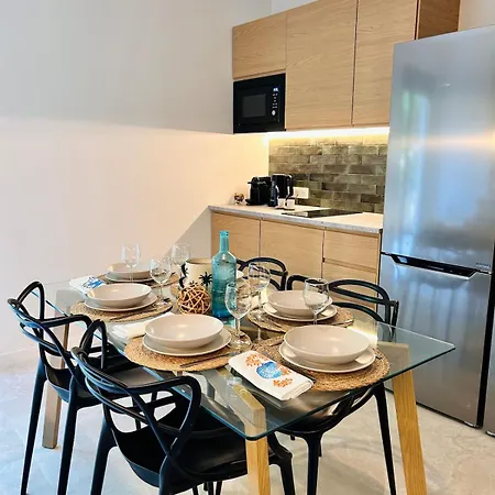 Coliving - Private Shower - Bfast & Terrace Dining