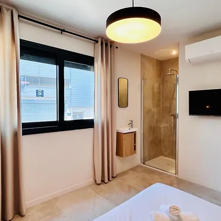 Apartment Coliving - Private Shower - Bfast & Terrace Dining *